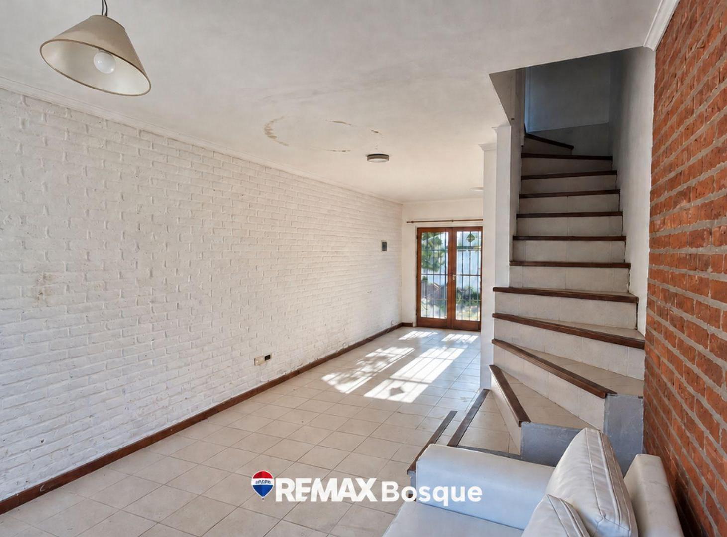 Foto de VENTA DUPLEX PINAMAR BUNGE 4 AMBIENTES, imagen 2
