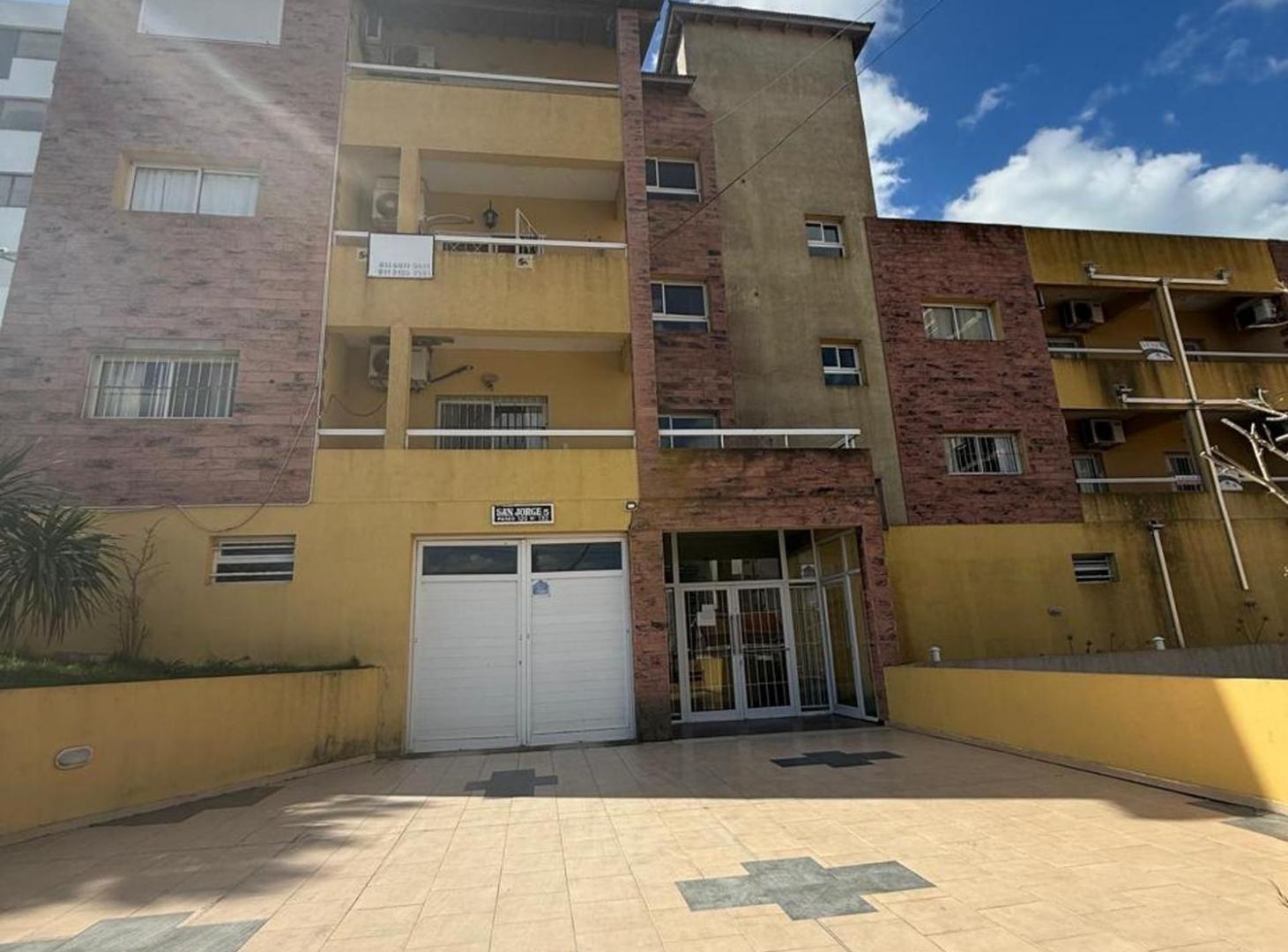 Foto de VENTA Departamento 3 Amb. c/Balcón en Villa Gesell, imagen 1