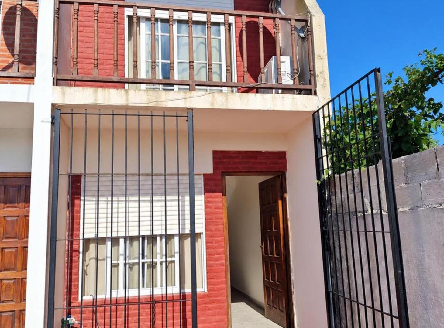 Foto de VENTA Tríplex 4 ambientes - San Bernardo, imagen 2