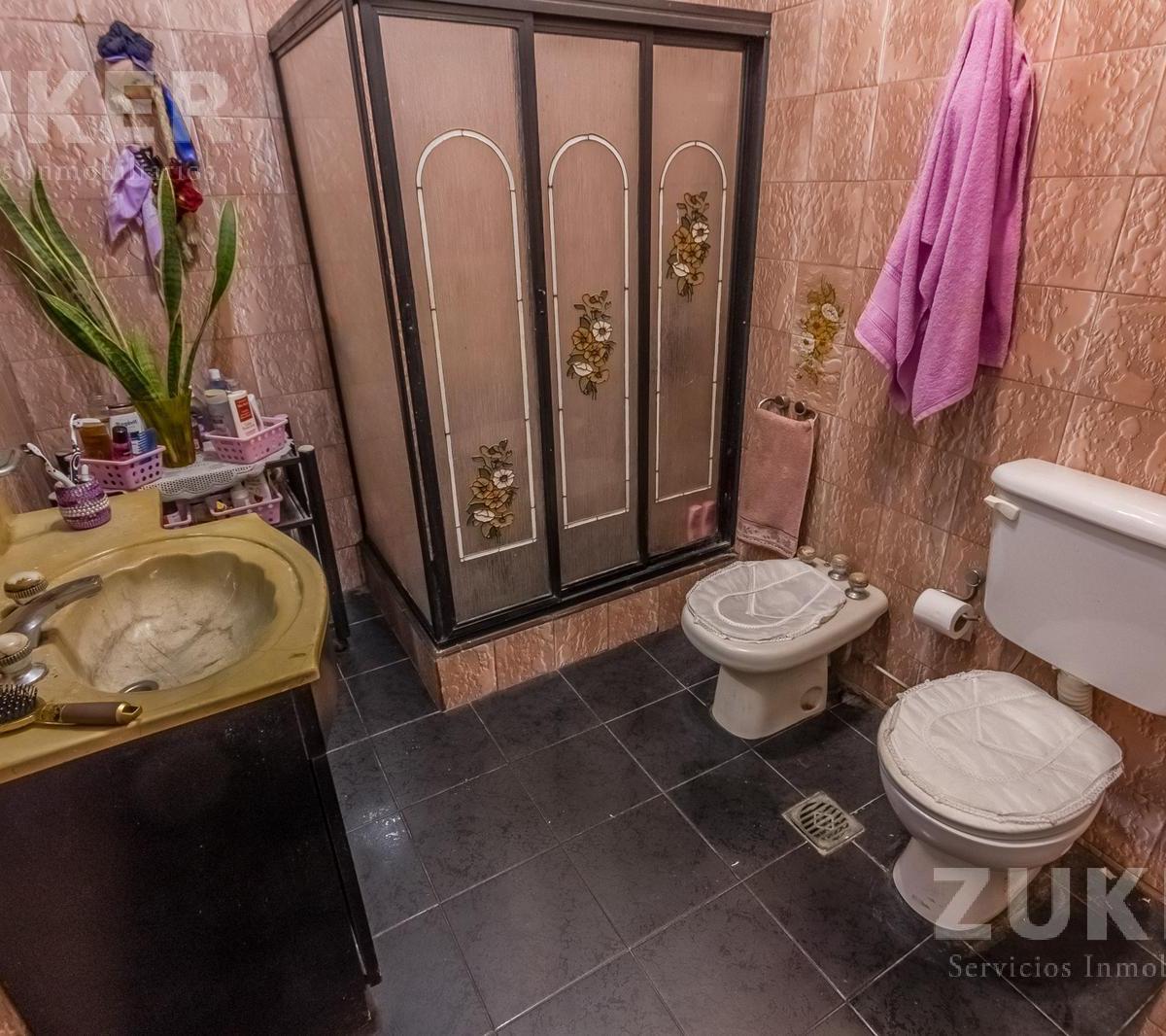 Venta PH en Floresta 6 Ambientes en 2 Plantas con 2 Patios y Sin Expensas y Mas de 200 m 4