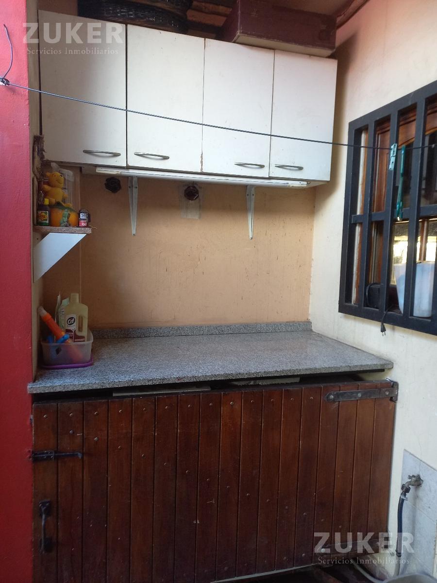 Venta de Casa Amplia y Funcional en Floresta – 3 Plantas con Patio, Parrilla y Cochera! 5
