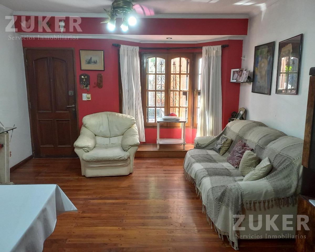 Venta de Casa Amplia y Funcional en Floresta – 3 Plantas con Patio, Parrilla y Cochera! 1