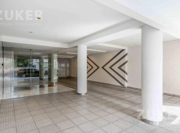 Venta - Belgrano  - 4 ambientes con Cochera en  Torre Hernandez Plaza  Impecable! 2