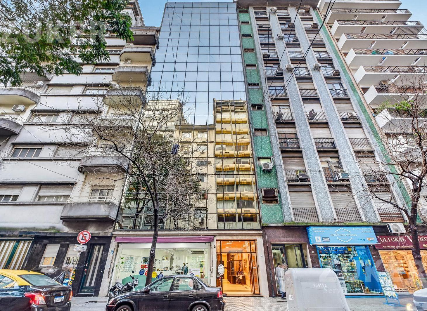 Oficina 64 m en Venta en  Tribunales