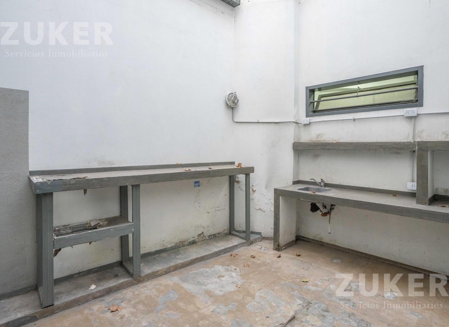 Foto de Paternal depósito en venta con oficinas, imagen 3