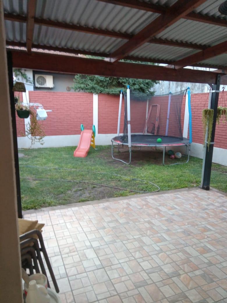 Casa P.H. al frente de 3 amb. C/patio y cochera, 50 % contado y 50% Financiado