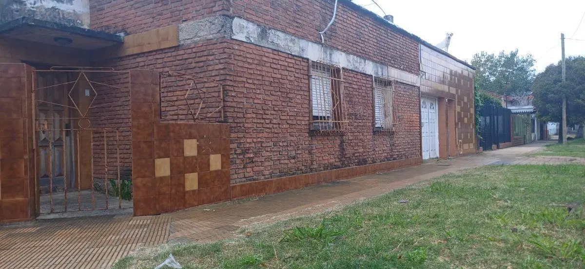 Casa de 5 Amb. C/Patio y cochera 60% Contado, 40 % Financiación directa 3