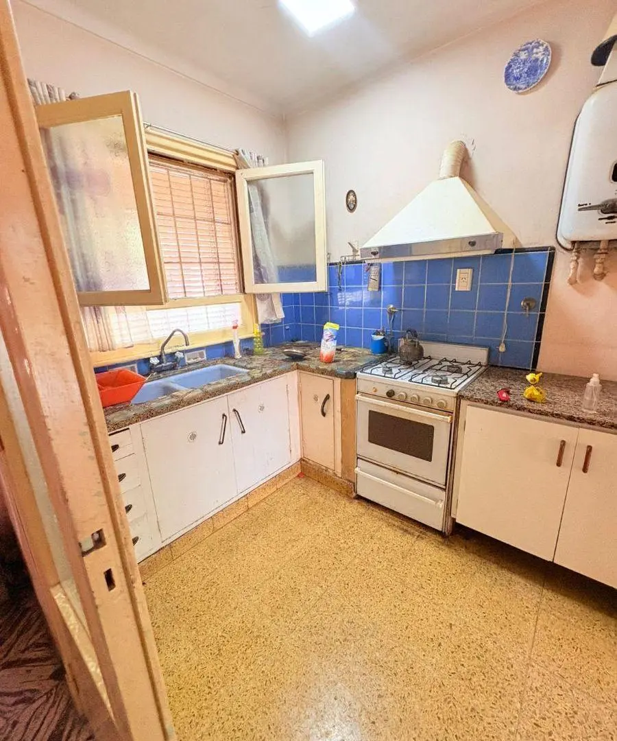 CASA SOBRE LOTE DE 10*30 (MEDIDAS APROXIMADAS) 5