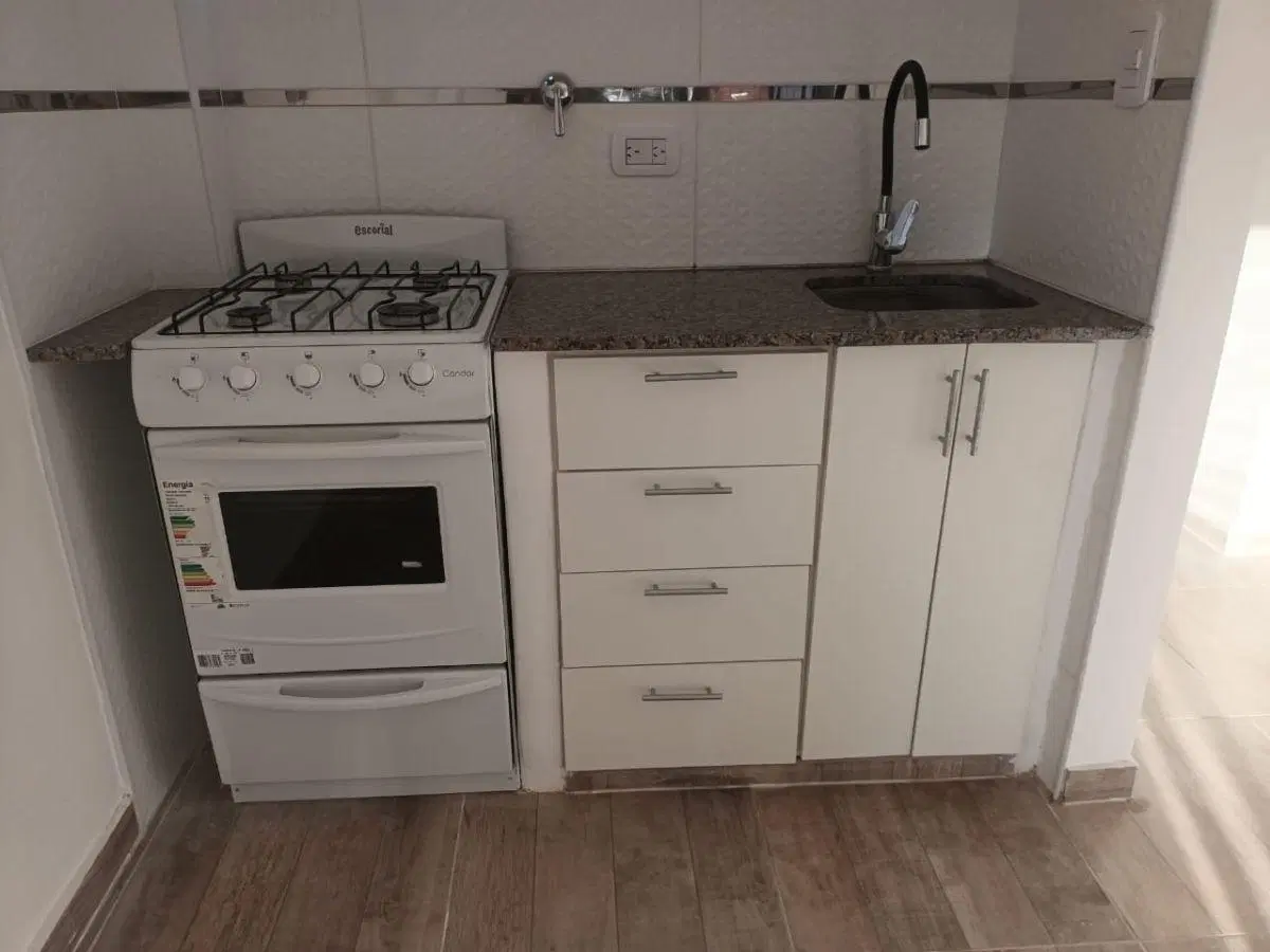 DEPARTAMENTO MUY BUENA UBICACIÓN 4