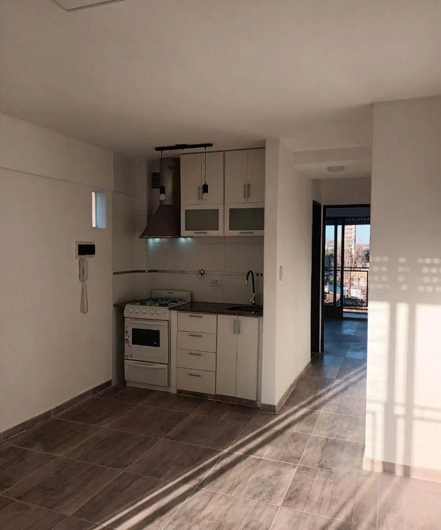 DEPARTAMENTO MUY BUENA UBICACIÓN 3