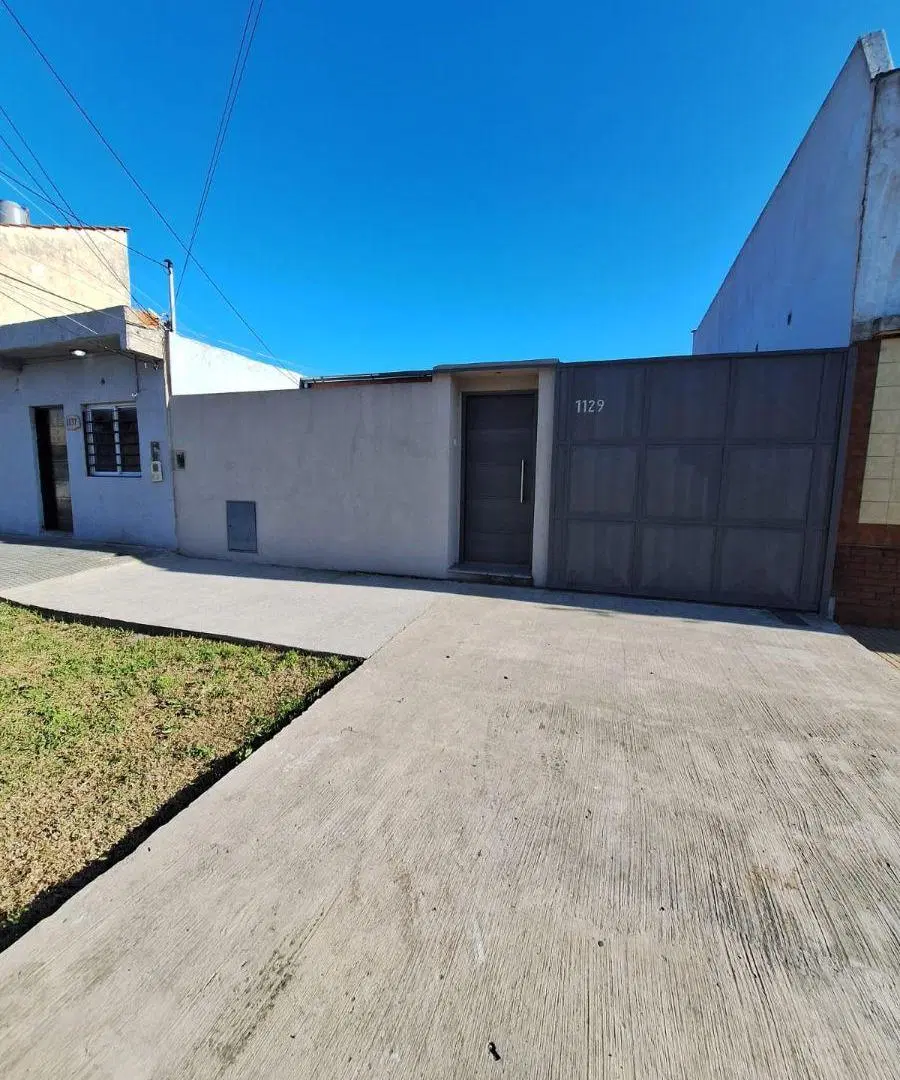 CASA MUY LUMINOSA Y AMPLIA 2