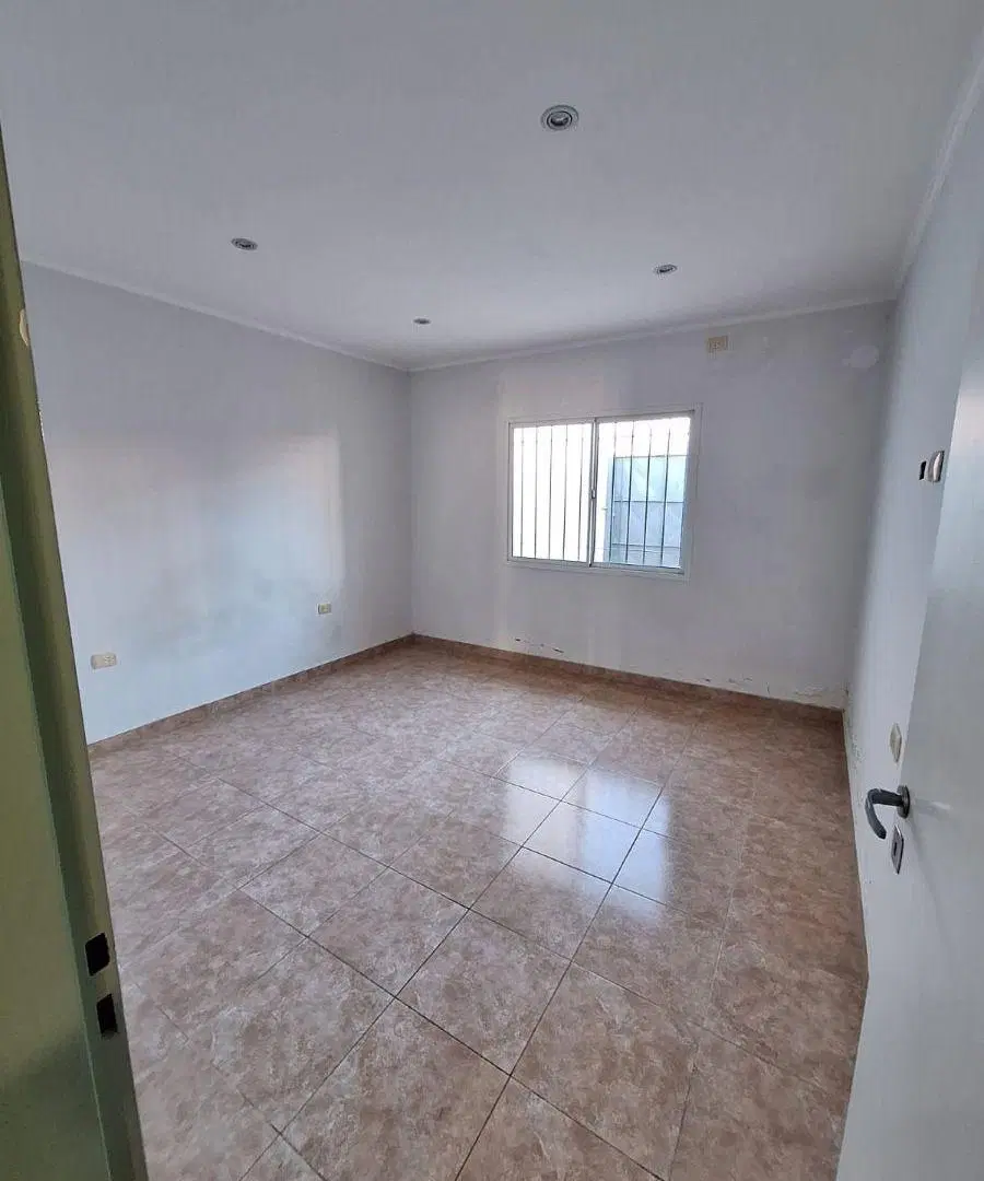 CASA MUY LUMINOSA Y AMPLIA 4
