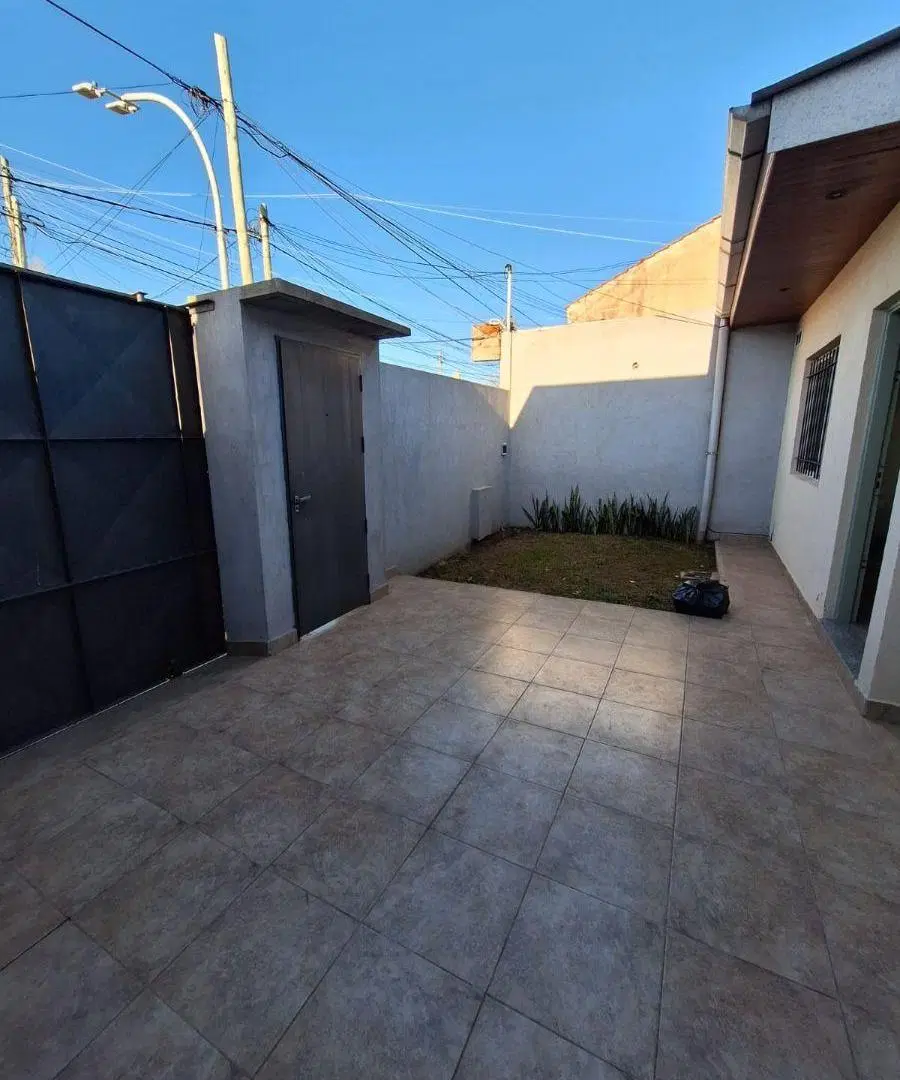 CASA MUY LUMINOSA Y AMPLIA 5