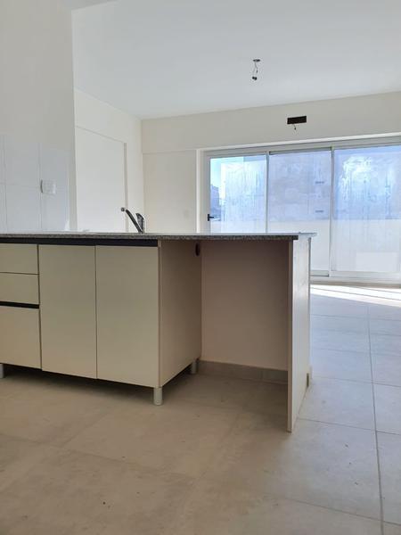 Venta Monoambiente Flores Luminoso Balcón Piso Alto APTO PROF