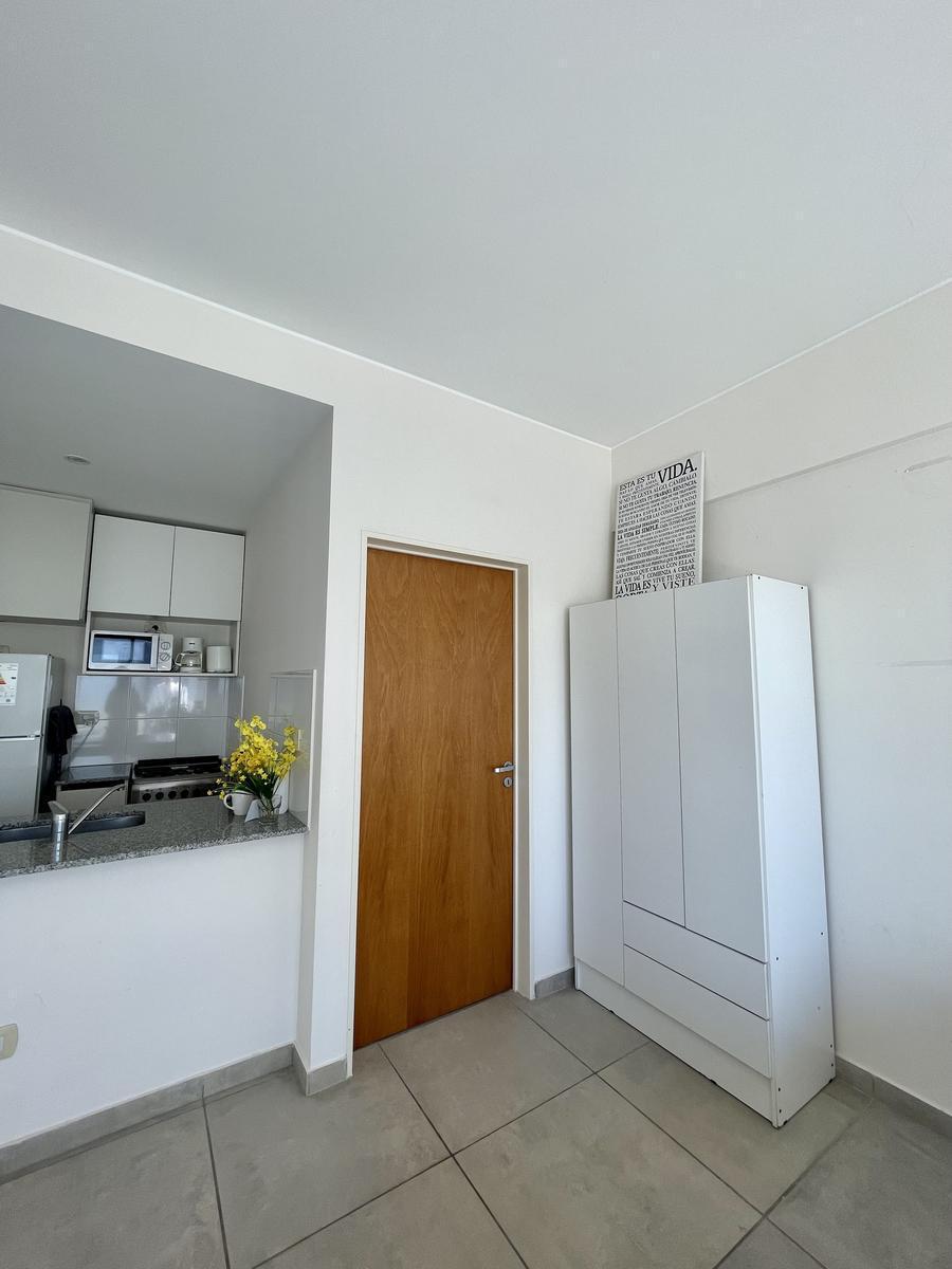 Foto de Venta Monoambiente Flores Luminoso Balcón Piso Alto APTO PROF, imagen 2