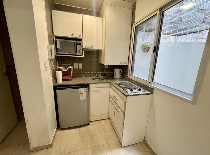 2 ambientes con patio interno. Equipado. Alquiler. Centro. 1