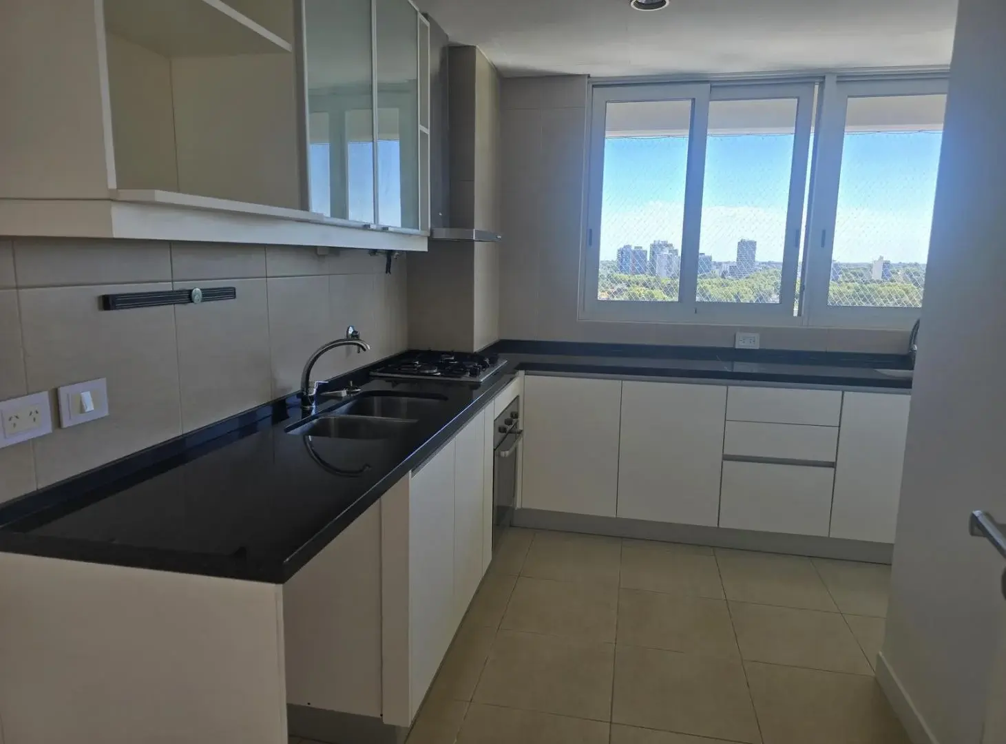 Torres Horizons. Alq 3 amb vacío (sin muebles). Cochera fija cubierta. Full Amenities 5