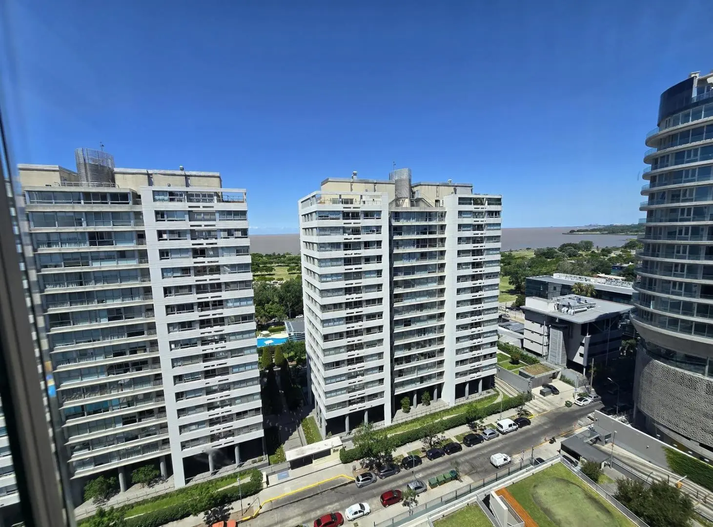Torres Horizons. Alq 3 amb vacío (sin muebles). Cochera fija cubierta. Full Amenities 1