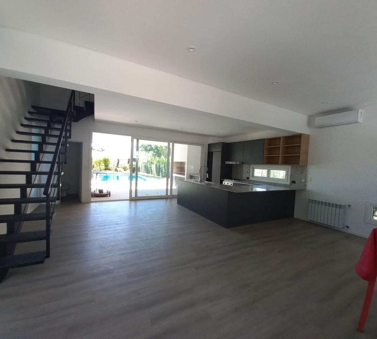 CASA en VENTA en VILLA ELVIRA - PACHECO a ESTRENAR!!!