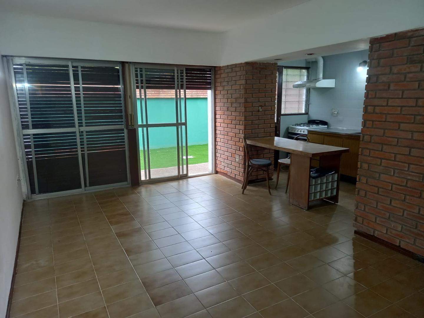 Venta excelente PH con patio y parrilla