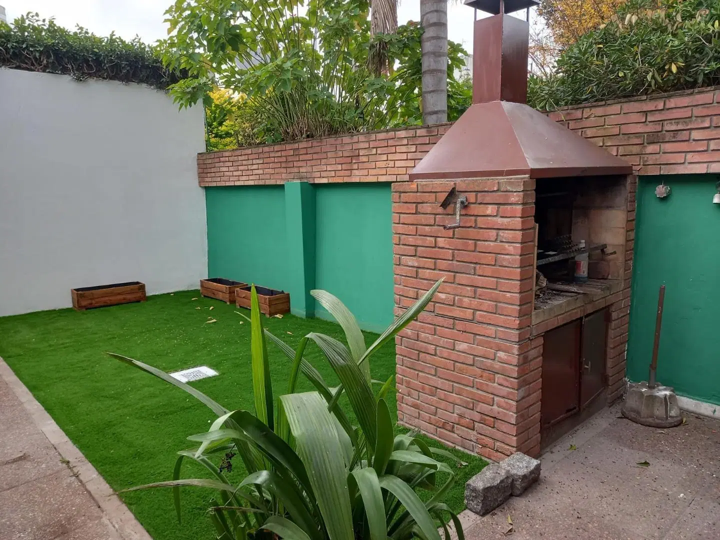 Venta excelente PH con patio y parrilla 4