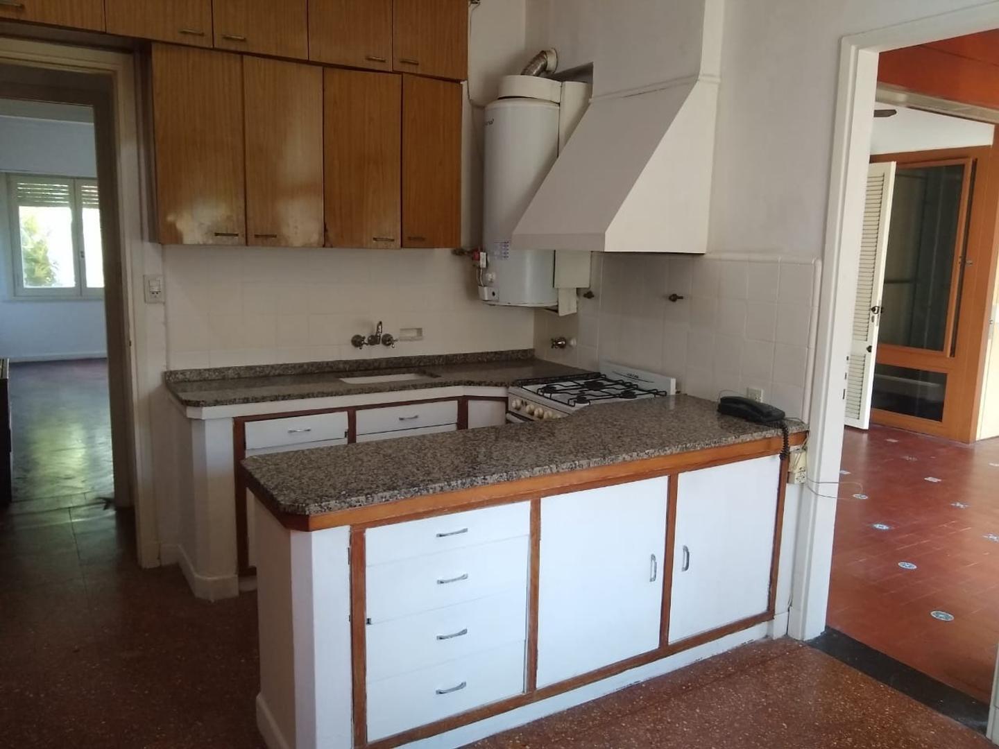 Foto de CLASICO CHALET EN 2 PLANTAS EN EXCELENTE ZONA RESIDENCIAL DE, imagen 3