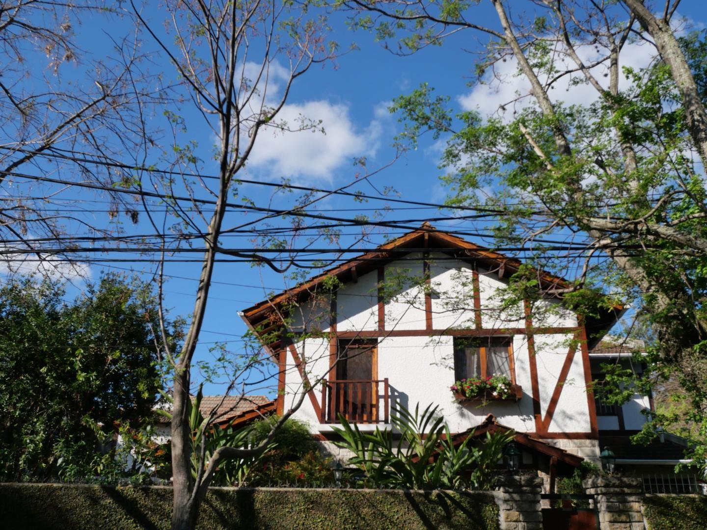 Foto de CASA ESTILO TUDOR EN BARRIO PARQUE AGUIRRE EN ACASSUSO, imagen 2
