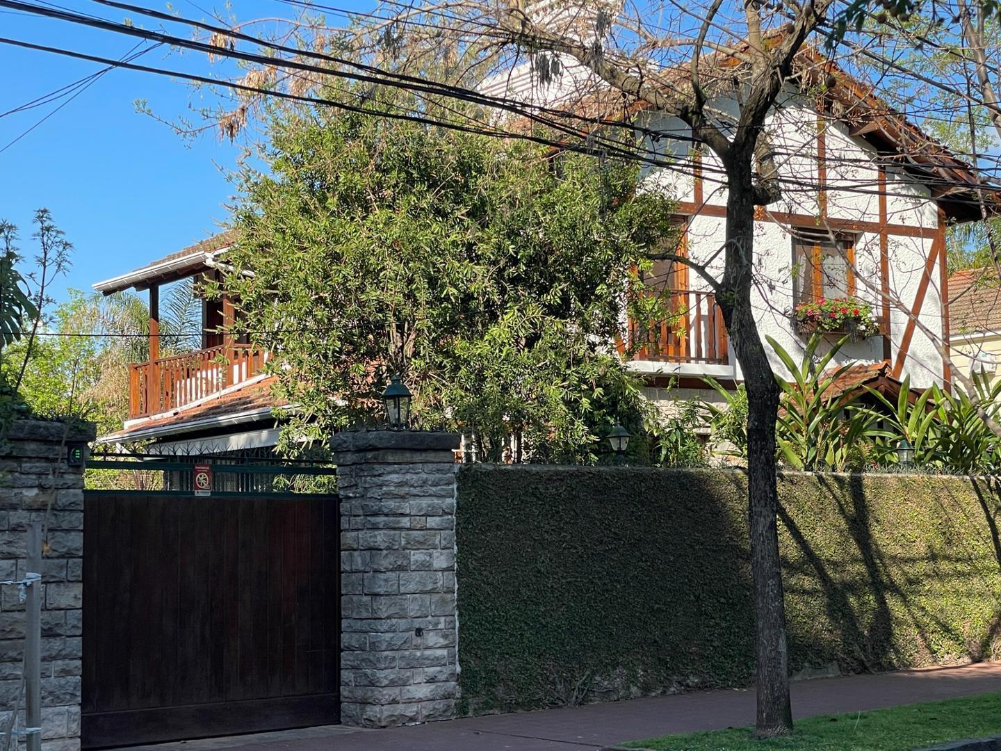 Foto de CASA ESTILO TUDOR EN BARRIO PARQUE AGUIRRE EN ACASSUSO, imagen 1