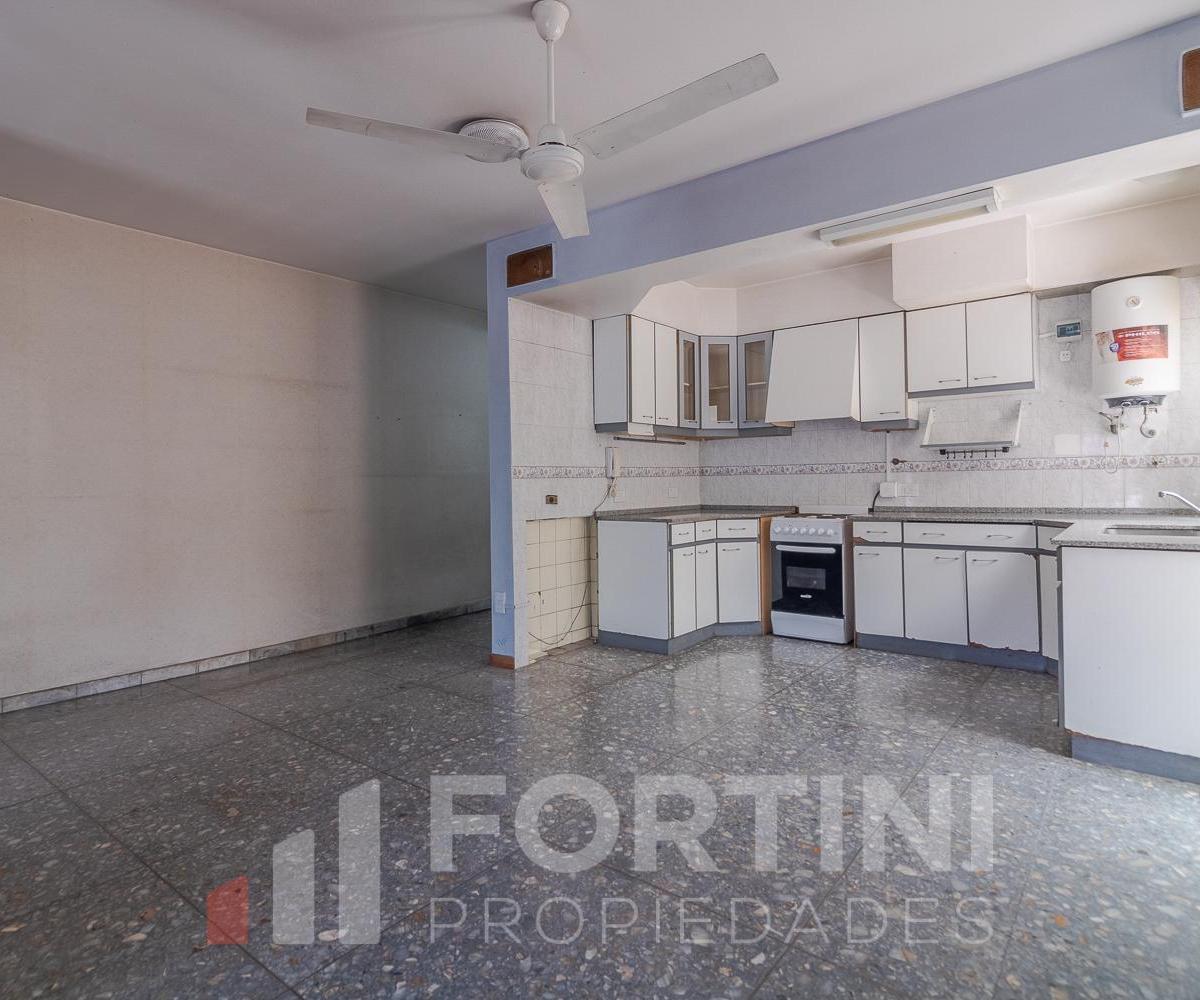 Venta Departamento PH 4 ambientes La Boca CABA