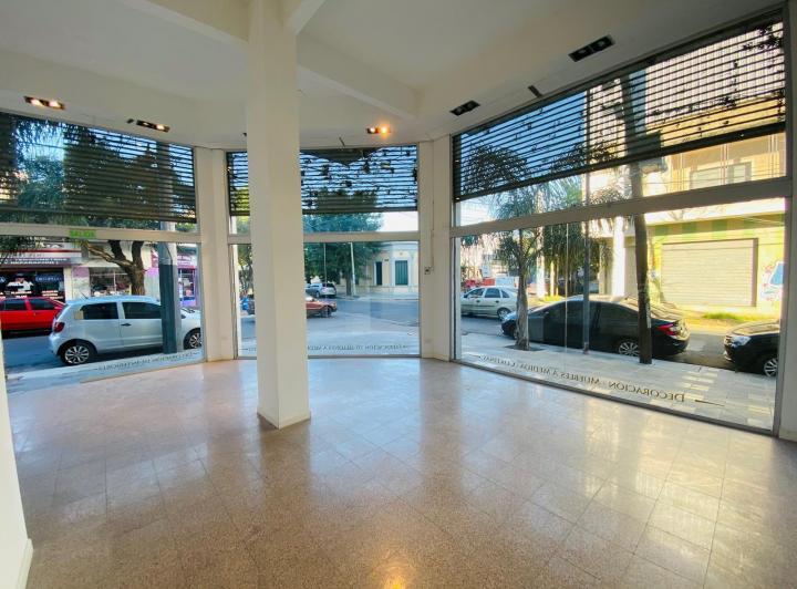 Alquiler Local centrico en Villa Ballester 4