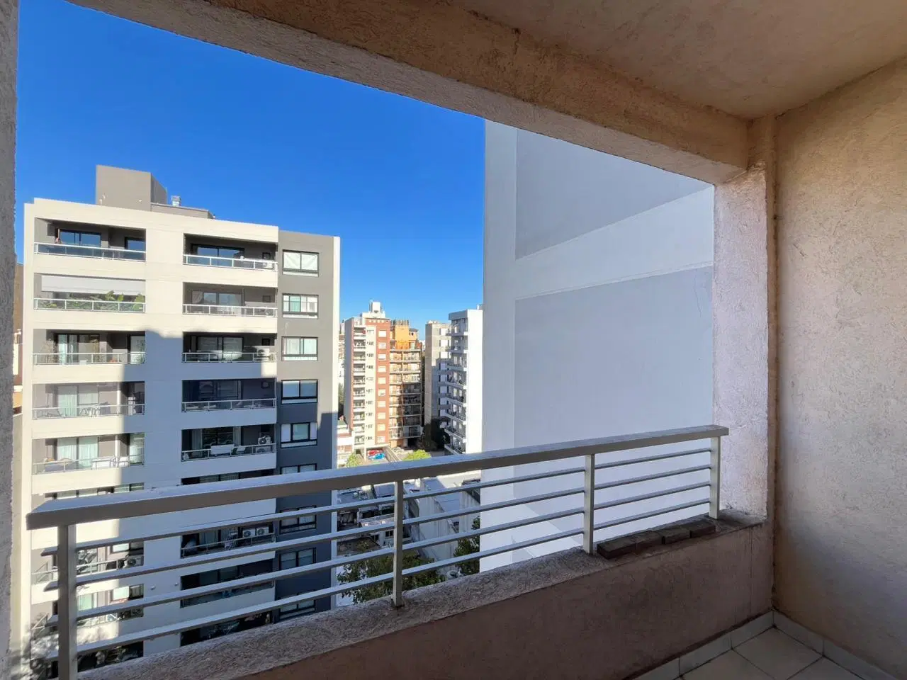 Alquiler departamento monoambiente cochera centrico General San Martin 2