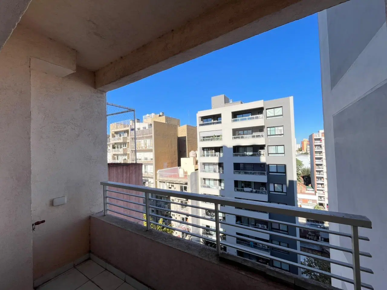 Alquiler Departamento Monoambiente cochera descubierta centro San Martin 4
