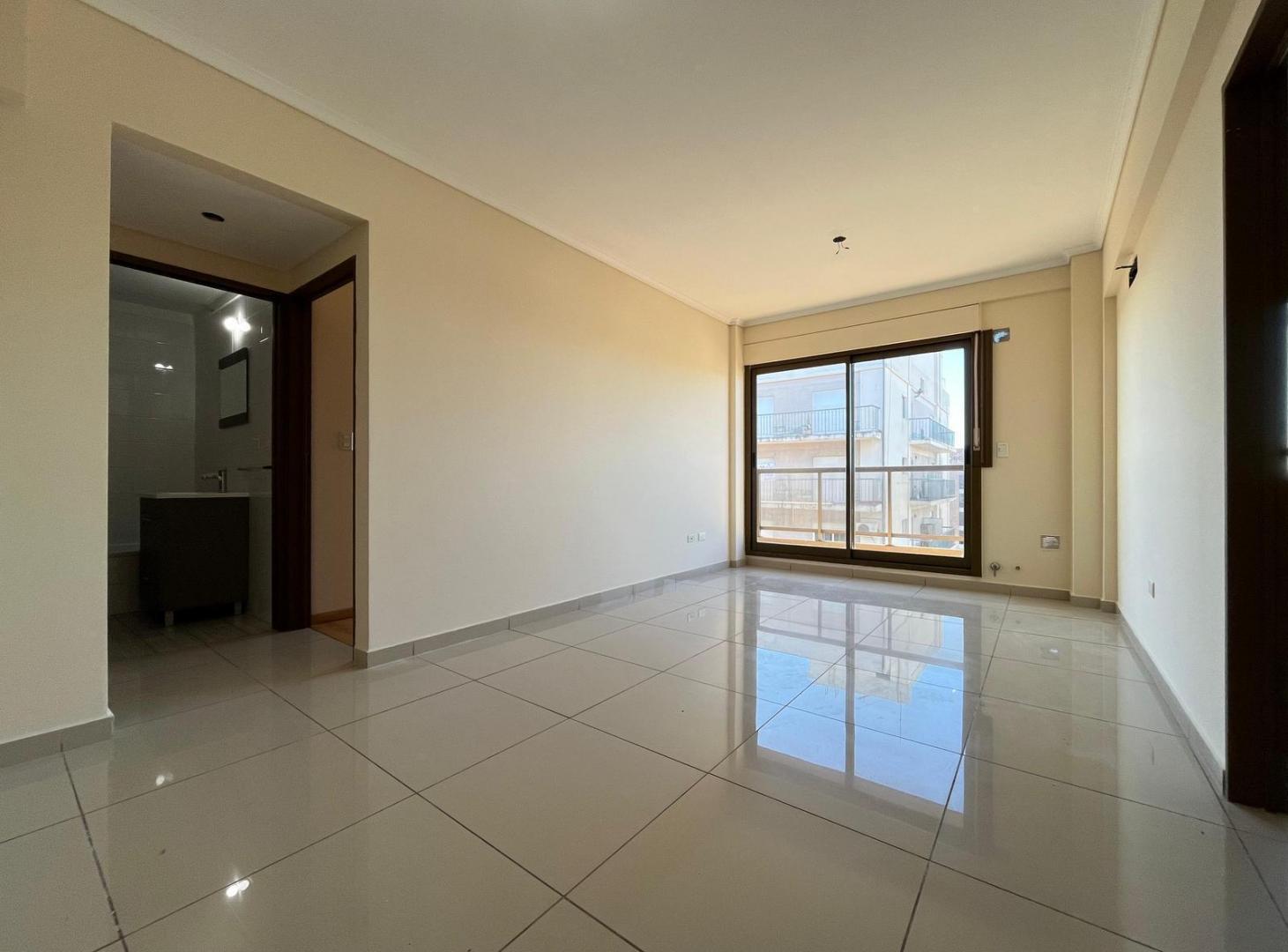 Foto de Alquiler Departamento 2 ambientes céntrico Villa Ballester, imagen 2