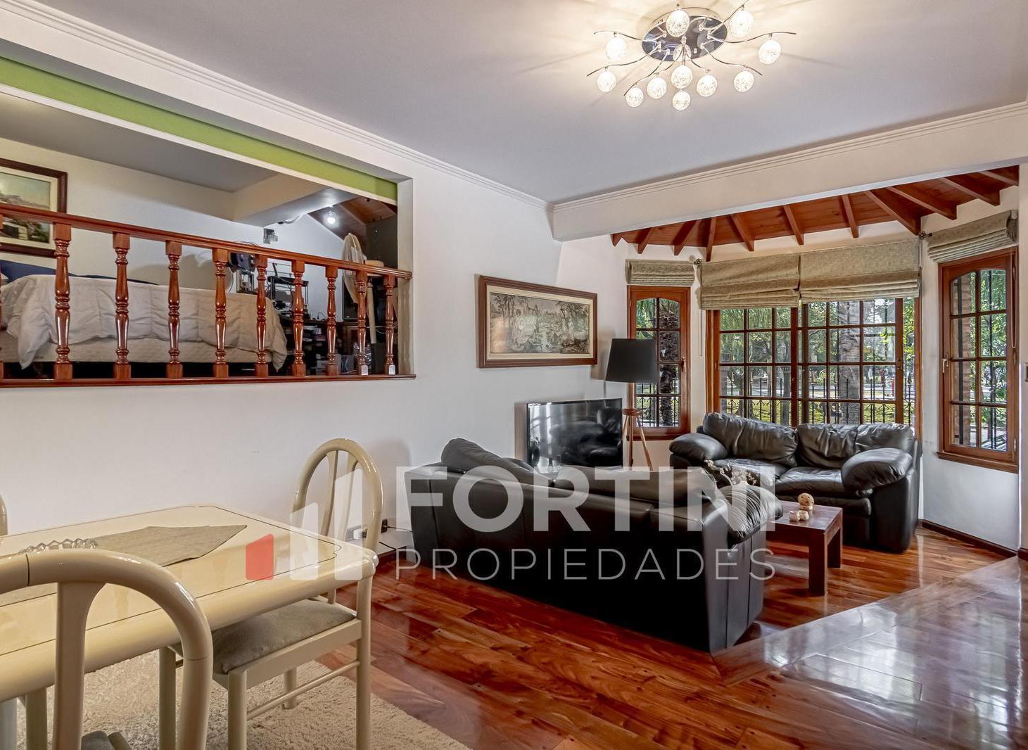 Foto de Venta Casa Chalet Jardín Pileta Plaza Mitre Zona Holters, imagen 4
