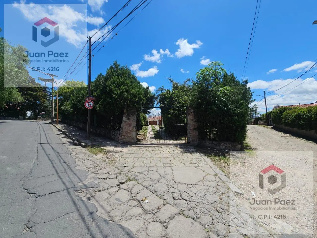 IMPONENTE CASA CENTRO VILLA CARLOS PAZ 4