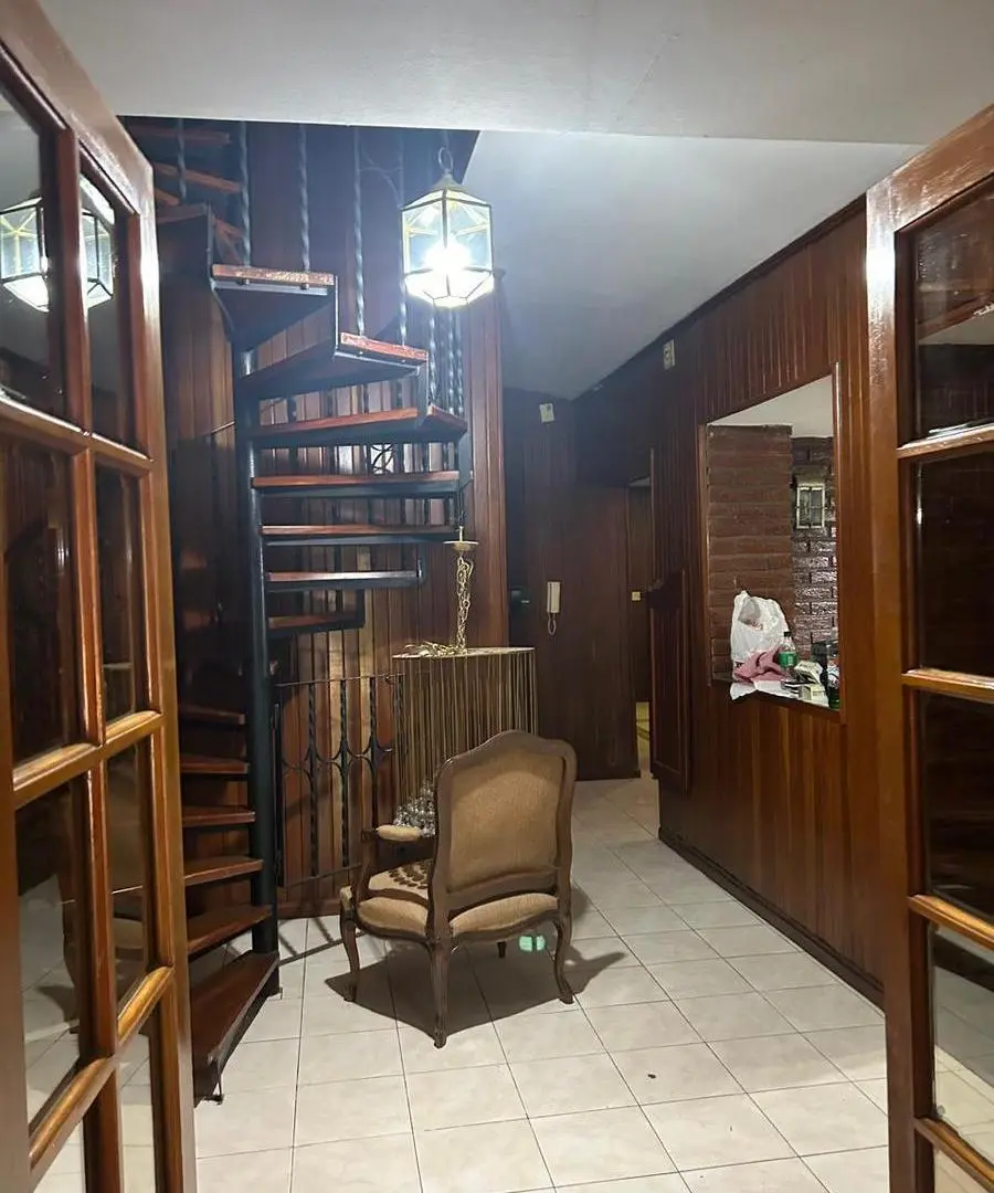 A MTS DE AV RAFAEL NUÑEZ 4 DORM EN P.B. 4