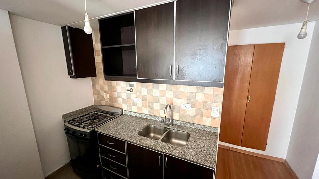 Foto de Hidalgo 400 Departamento de 1 ambiente contrafrente c/balcón en, imagen 5