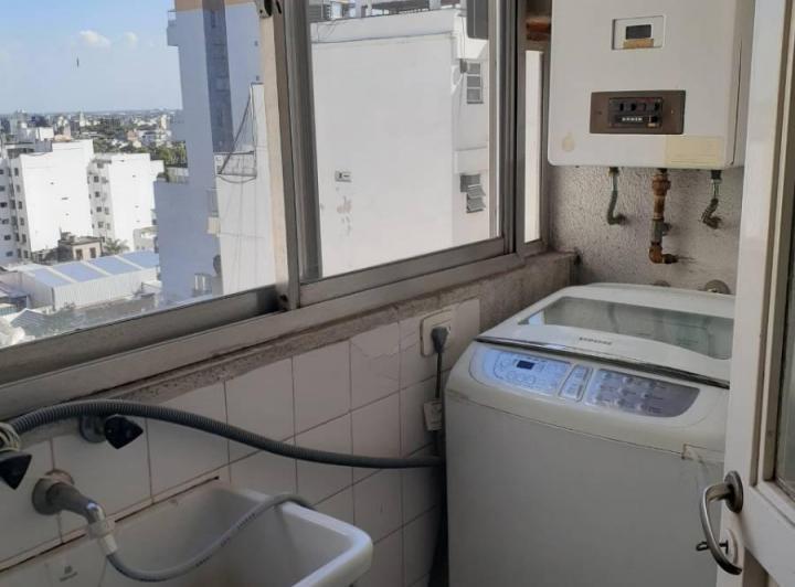 Departamento de 3 Ambientes en Excelente Edificio. Vista Abierta. Oportunidad! 1