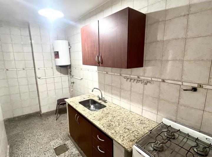 Muy lindo departamento de 2 ambientes, en 2° Piso . Excelente ubicación. Oportunidad 3