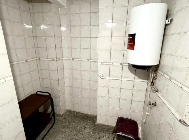 Muy lindo departamento de 2 ambientes, en 2° Piso . Excelente ubicación. Oportunidad 5