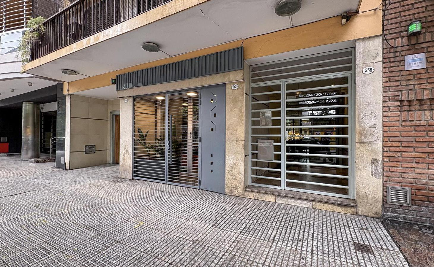 Foto de Oportunidad !!! Departamento de 4 ambientes, con baulera y cochera, al, imagen 2