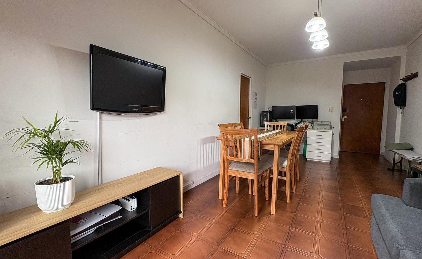 Foto de Oportunidad !!! Departamento de 4 ambientes, con baulera y cochera, al, imagen 5