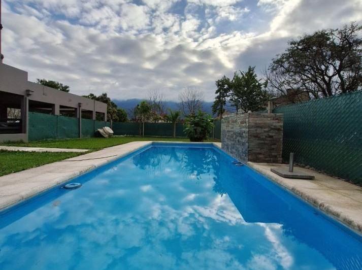 Casa en Barrio Privado Casas de Campo YERBA BUENA 5