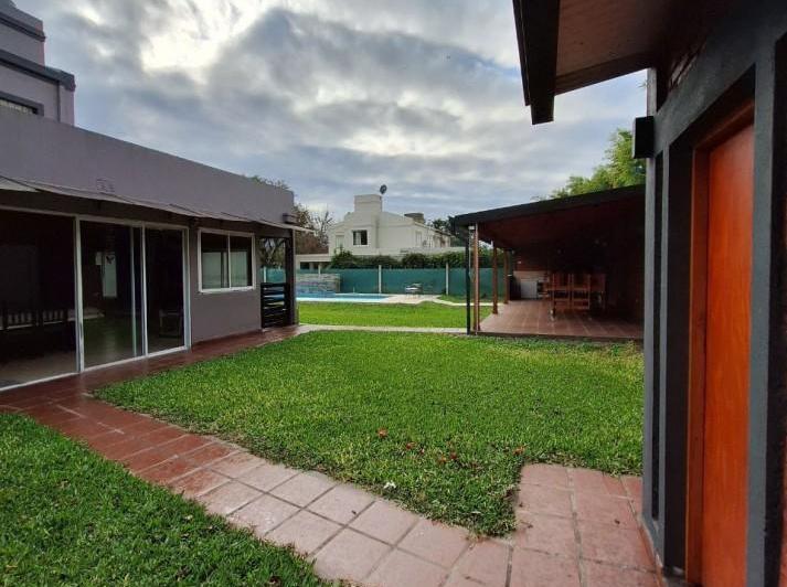 Casa en Barrio Privado Casas de Campo YERBA BUENA 2