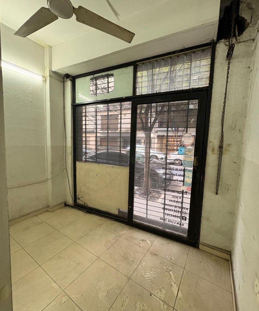 Foto de Local de 25 m² en venta en Balvanera, imagen 2
