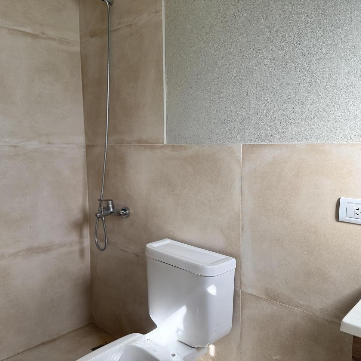 Casa Al Agua en Cantón Norte a Estrenar en Venta 3