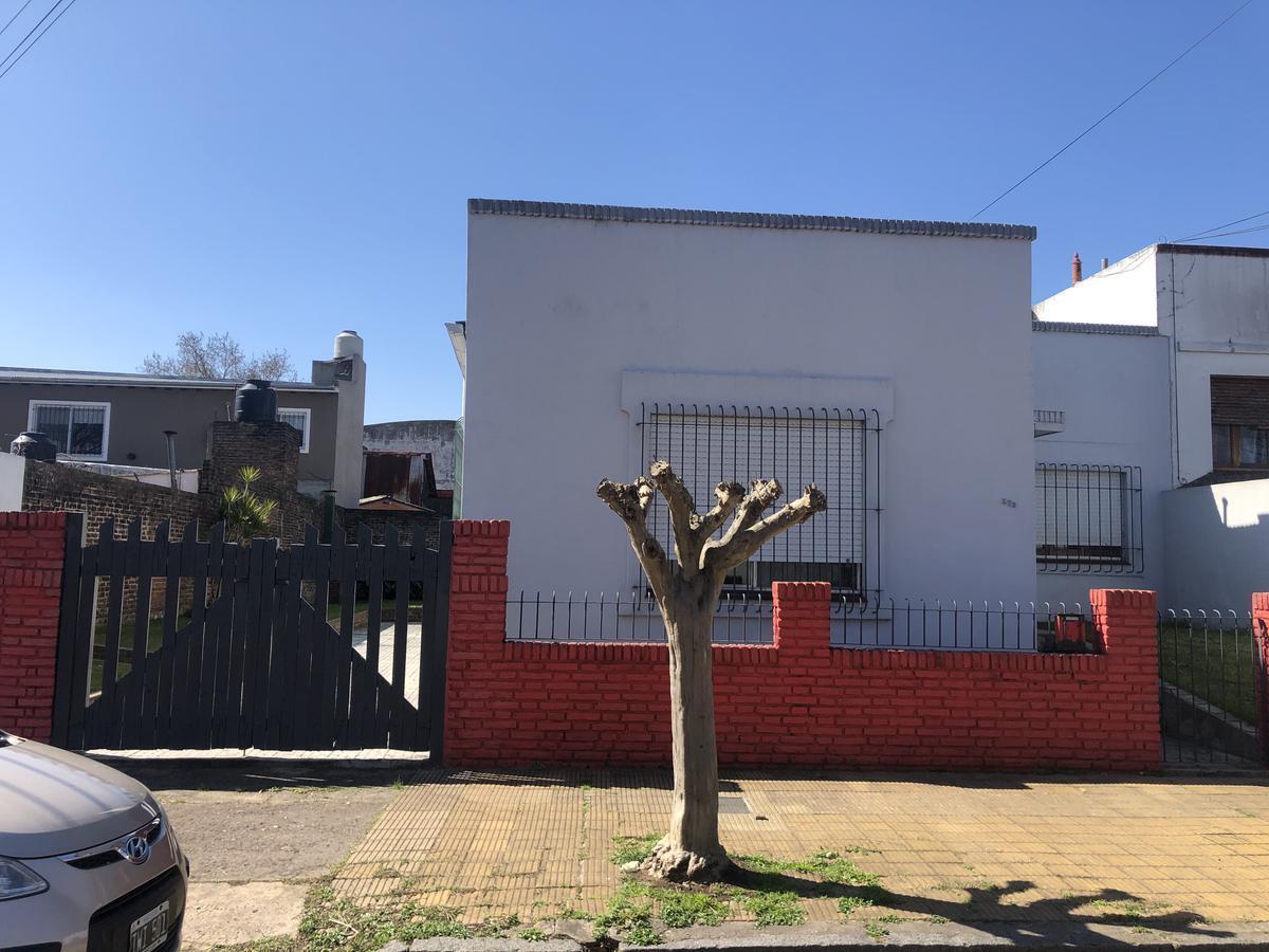 Venta Casa a Reciclar - Tigre, Entre Av Italia y Cazon. 3