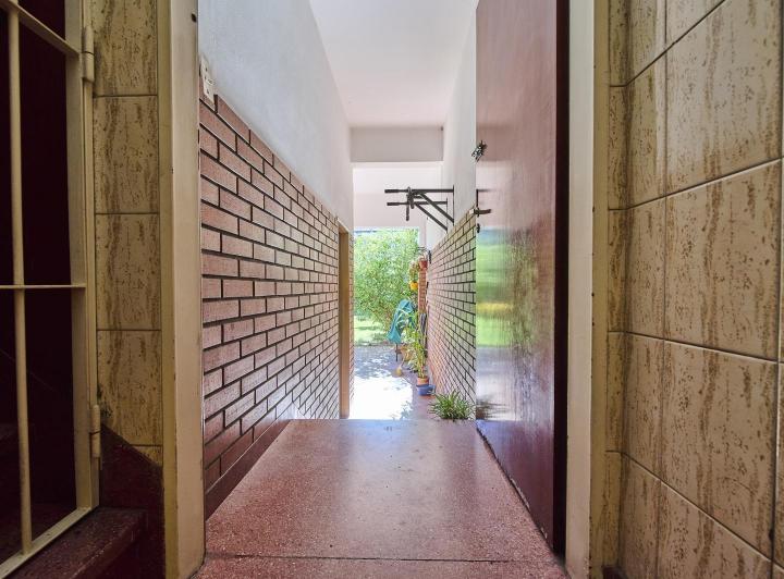 Casa en venta, con JARDIN AL FONDO Y LOCAL AL FRENTE 2