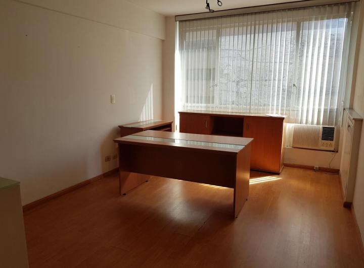 Alquiler Oficina - Tribunales- 36mt2 con baño propio- 2 despachos 3