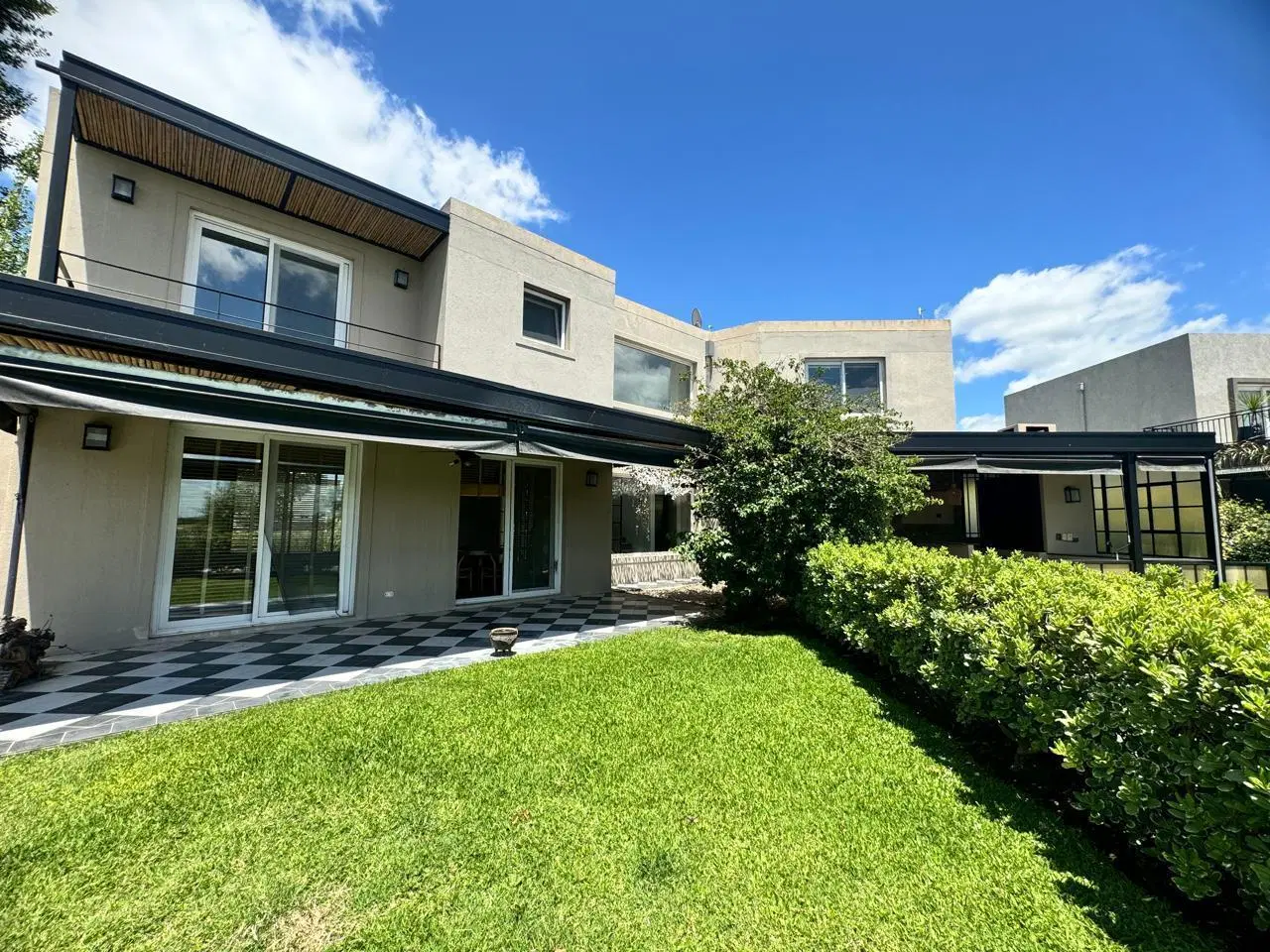 Casa en El Canton - Islas con vistas al golf y al agua de 5 ambientes con pileta 4